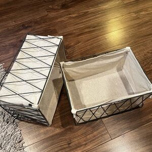 Set of Two Wire Storage Baskets with Liners